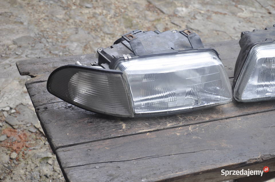 Reflektory Audi A4 B5 Jeden Uszkodzony Lampy przednie Motoryzacja podkarpackie Rzeszów