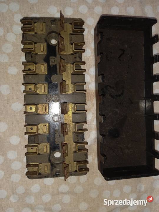 Skrzynka bezpieczników z czasów PRLu Ursus Zetor Pruszcz Gdański