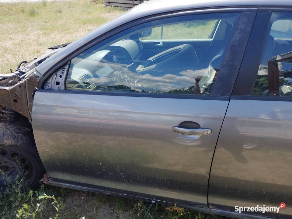 VW Jetta cała na części 2005 sprzedam