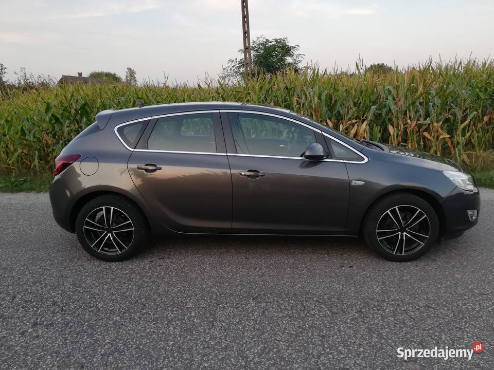 Opel Astra J 2011 14Benzyna Hak Zadbany sprzedam