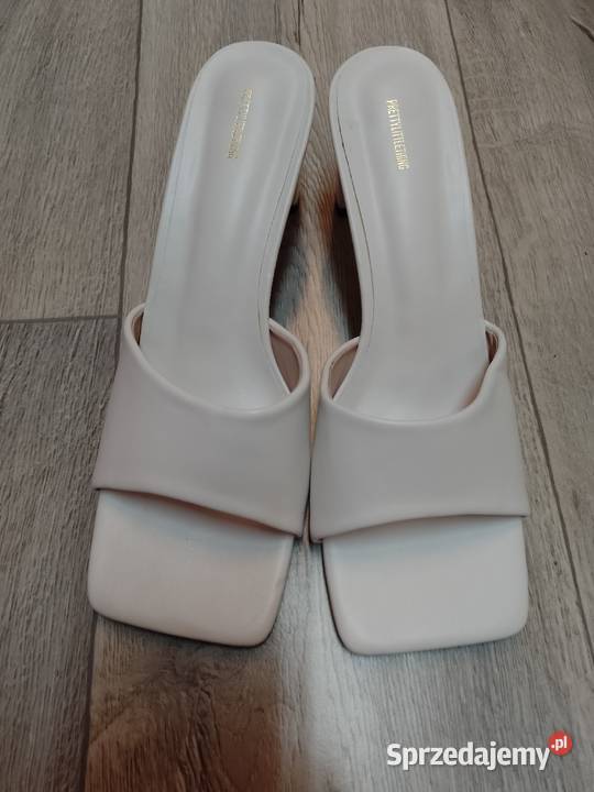 40 Ekskluzywne białe klapki wieczorowe z Londynu 25.4cm Sandały i klapki Kraków sprzedam
