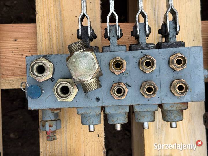 Rozdzielacz hydrauliczny JUNGHEINRICH AV 3579 śląskie Antonie sprzedam