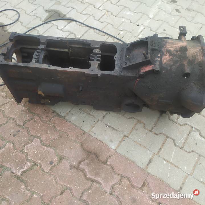 Obudowa skrzyni biegów Ursus C 355 Skrzynia biegów Pniówek