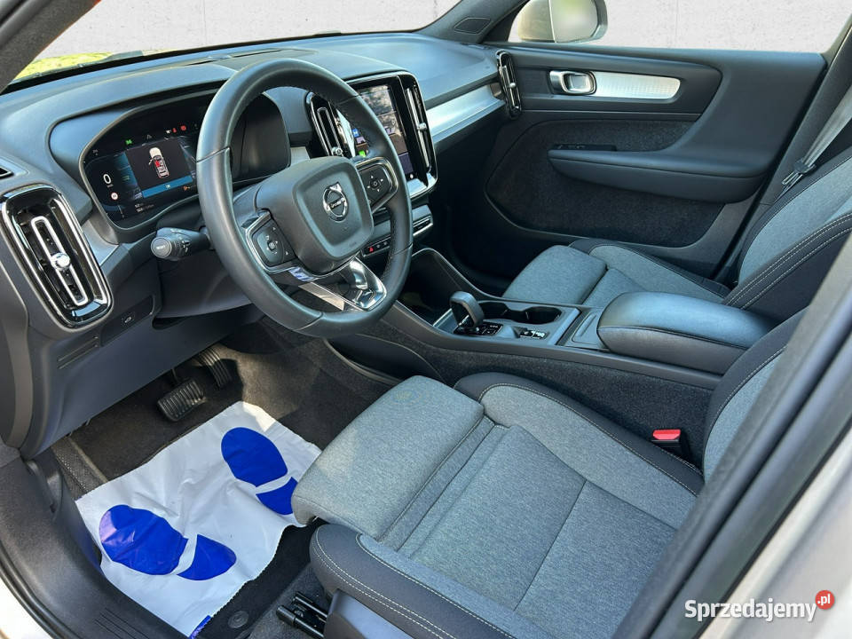 Volvo XC 40 B3 Core Z Polskiego Salonu Faktura czujnik zmierzchu Warszawa sprzedam