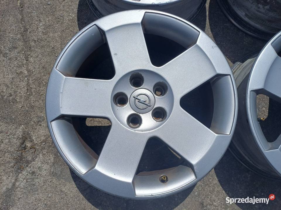 Felgi aluminiowe 17 OPEL 5x110 INTRA