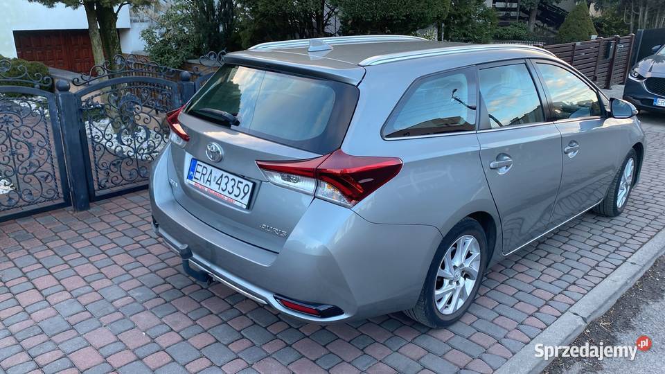 Toyota Auris 2016 niski przebieg Radomsko