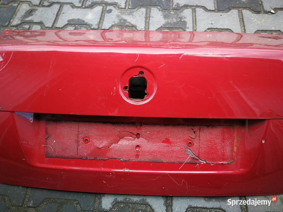 Klapa tył tylna sedan VW volkswagen Bora kuferek