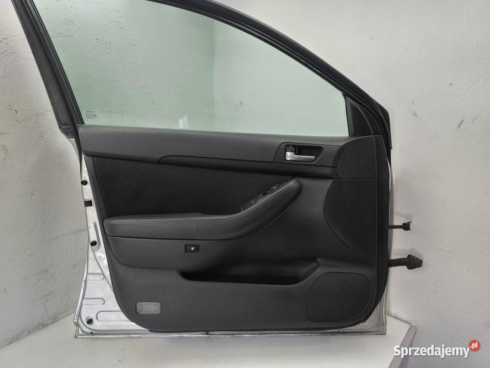 DRZWI LEWY PRZÓD KOMPLETNE TOYOTA AVENSIS II T25