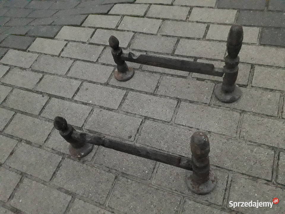 Stylowe żeliwne stojaki koziołki na drewno do Warszawa