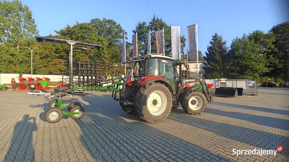 Zgrabiarka karuzelowa INTERTECH ZKT420 trwała Do hodowli zwierząt Rząśno