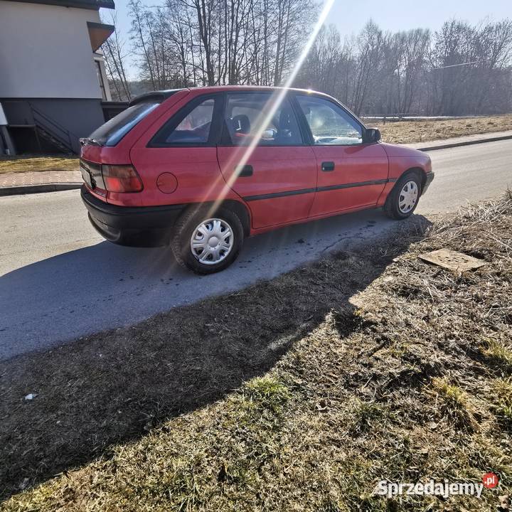 Ładny opel Astra f 14 8v z gazem okazja Opel Bogoria