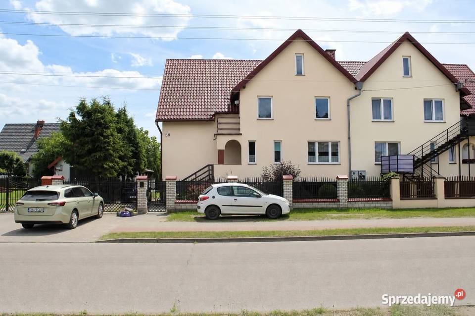 Dom w zabudowie bliźniaczej w Piszu jeziora Roś Pisz
