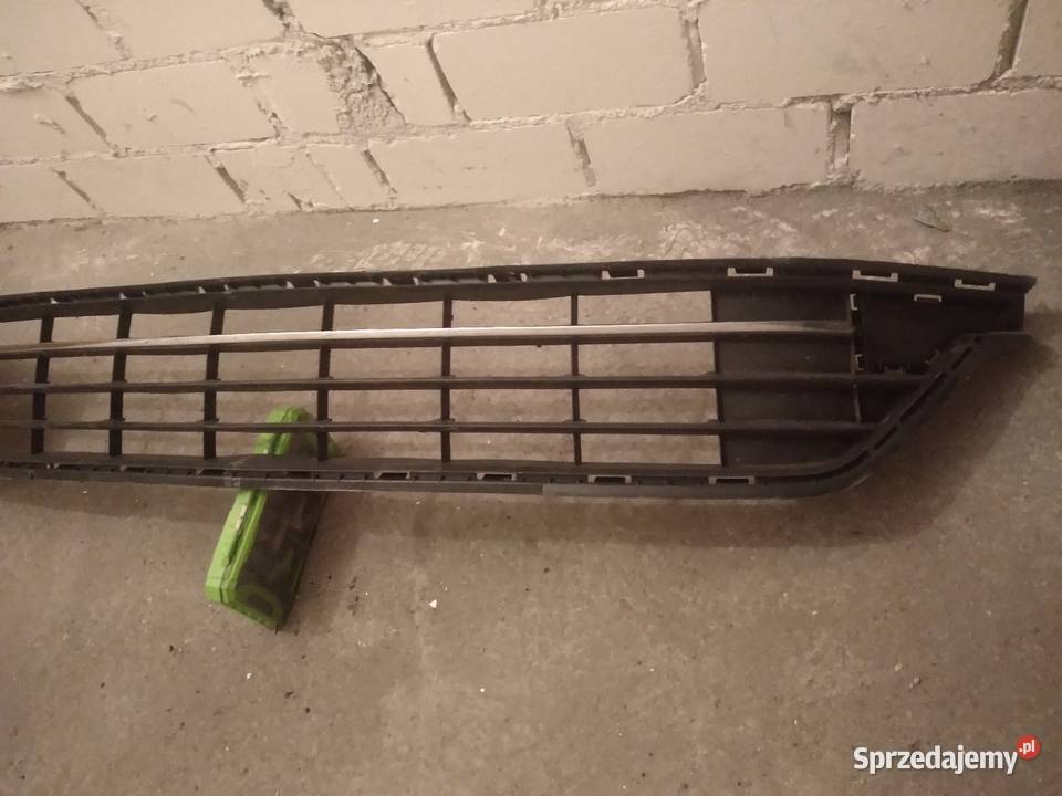 Kratka środkowa zderzaka Golf VII Sportsvan osobowe