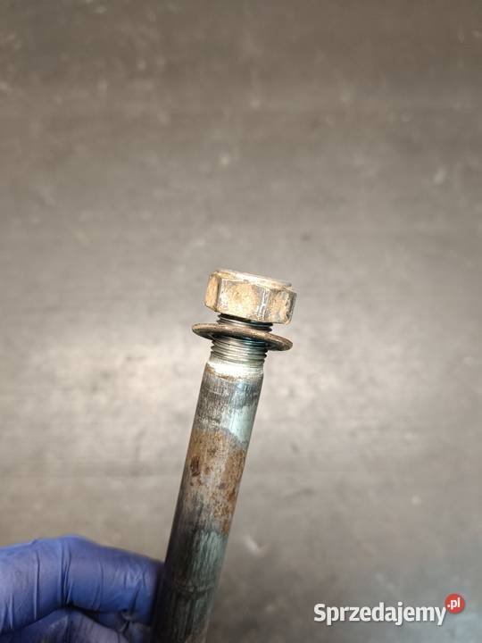 Oś ośka wahacza szpilka śruba mocowanie części Gołaczewy