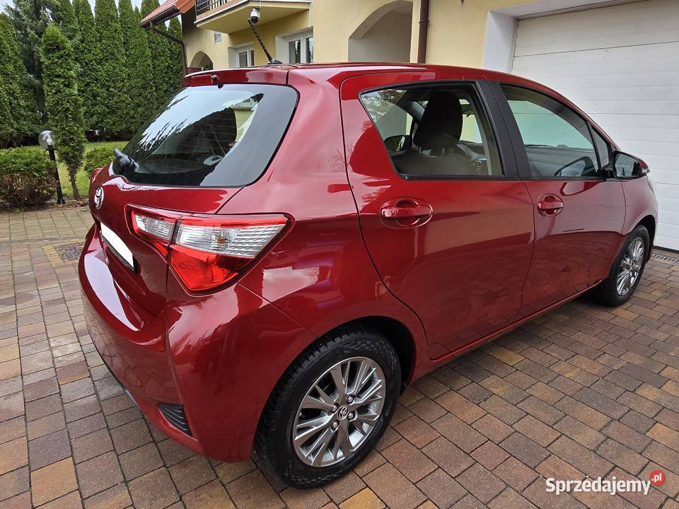 Toyota Yaris 15 VVTi 57 piękny bordowy kolor