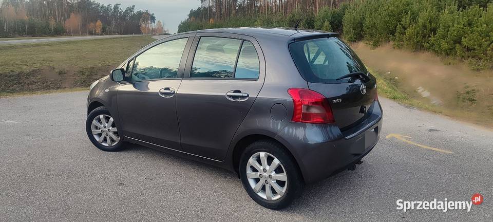 Toyota Yaris 13 benzyna hakczujniki parkowania 90KM