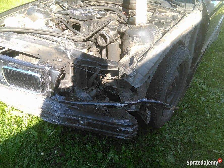 Sprzedam BMW e36 uszkodzone Radom