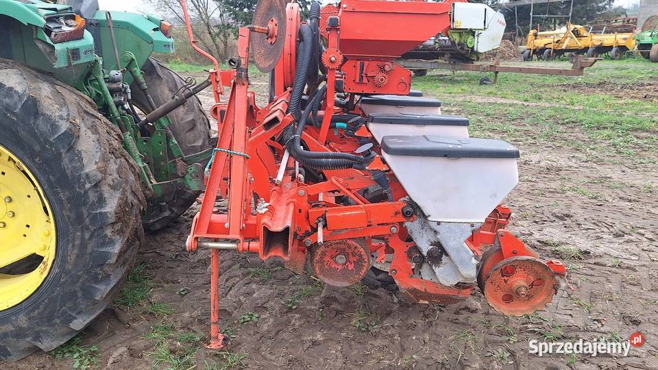 Siewnik do kukurydzy 4 rzędowy kuhn stopkowy Czołowo