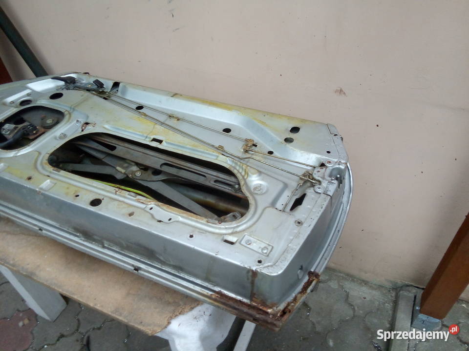 Drzwi prawe Mercedes w 107 SL osprzęt bez szyby Ostrów Wielkopolski