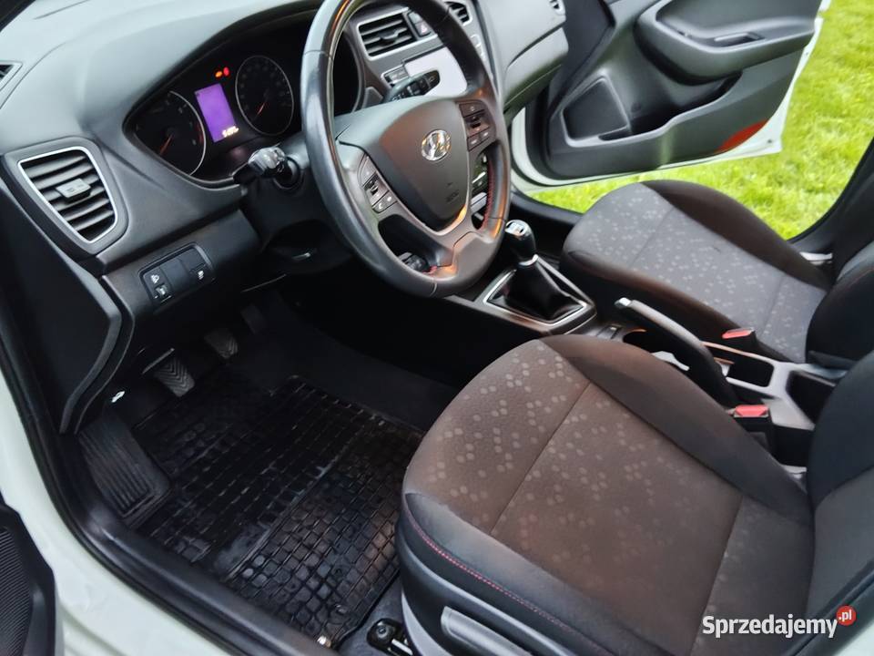 Hyundai i20 zadbany egzemplarz Polski salon stan przyciemniane szyby Samochody osobowe
