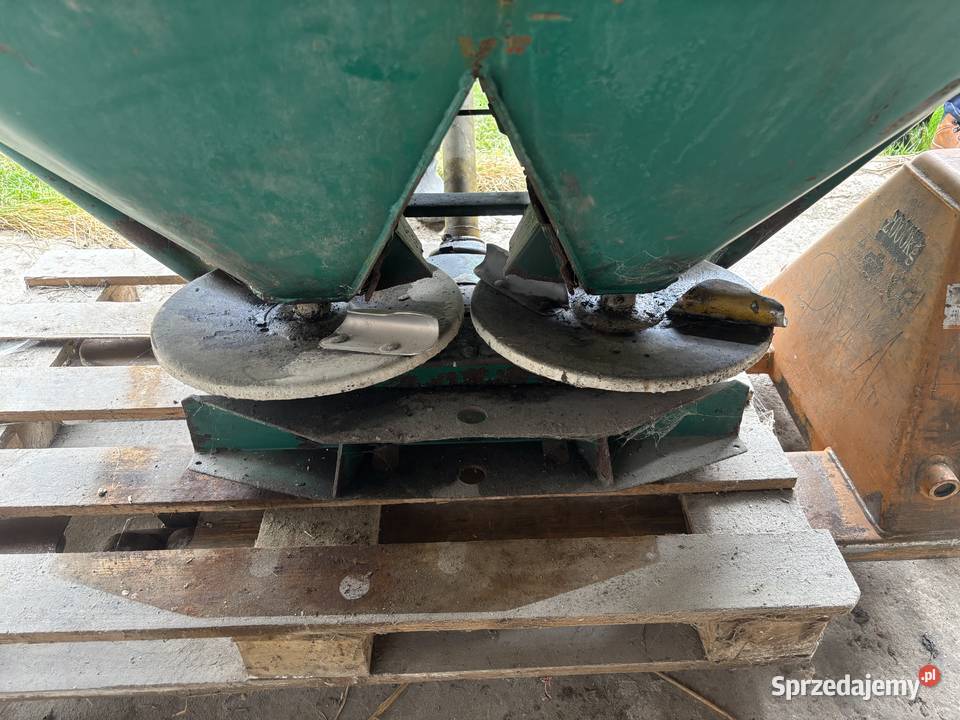 Rozsiewacz do nawozu AMAZONE 600 l Strąkowa