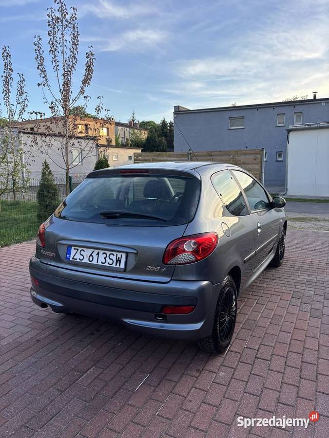 Peugeot 206 14 benzyna 2010r