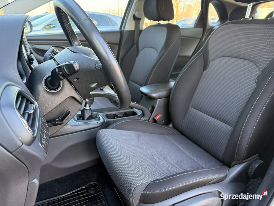 Hyundai i30 15DPI 110 Classic Salon Polska centralny zamek Piotrków Trybunalski