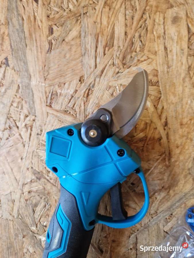 PIŁA łańcuchowa akumulatorowa NA WYSIĘGNIKU Głogowa