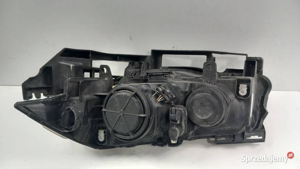 RENAULT MEGANE II LIFT LAMPA PRZÓD PRAWA EU osobowe Zbierkowo