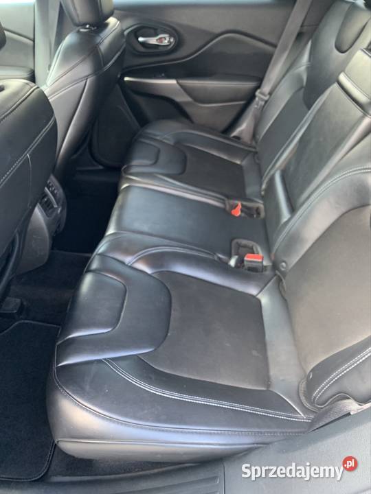 Sprzedam Jeep Cherokee 24 benzyna LPG Białystok