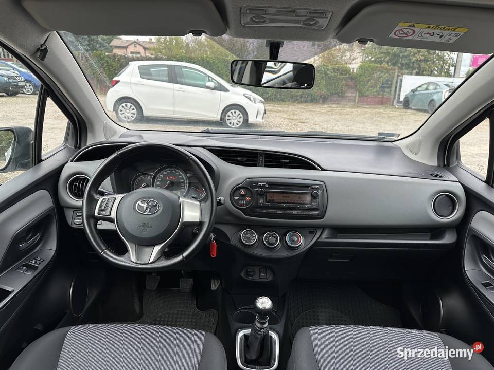 Toyota Yaris 13 benz6 biegówKlimaIsofixSalon FV Zarejestrowany w Polsce Warszawa