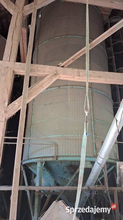 Silos zbozowy lejowy PETKUS