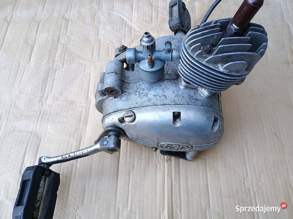 Komar silnik zabytkowy