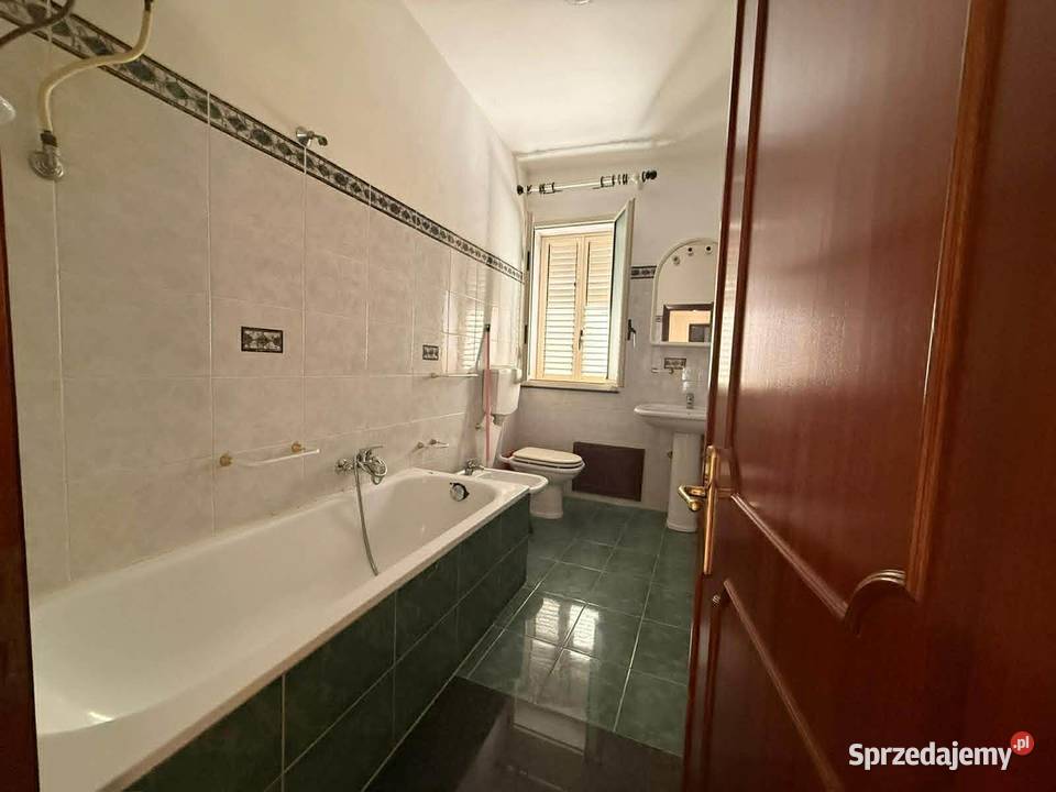 Na sprzedaż kamienica Sycylia Carini Palermo