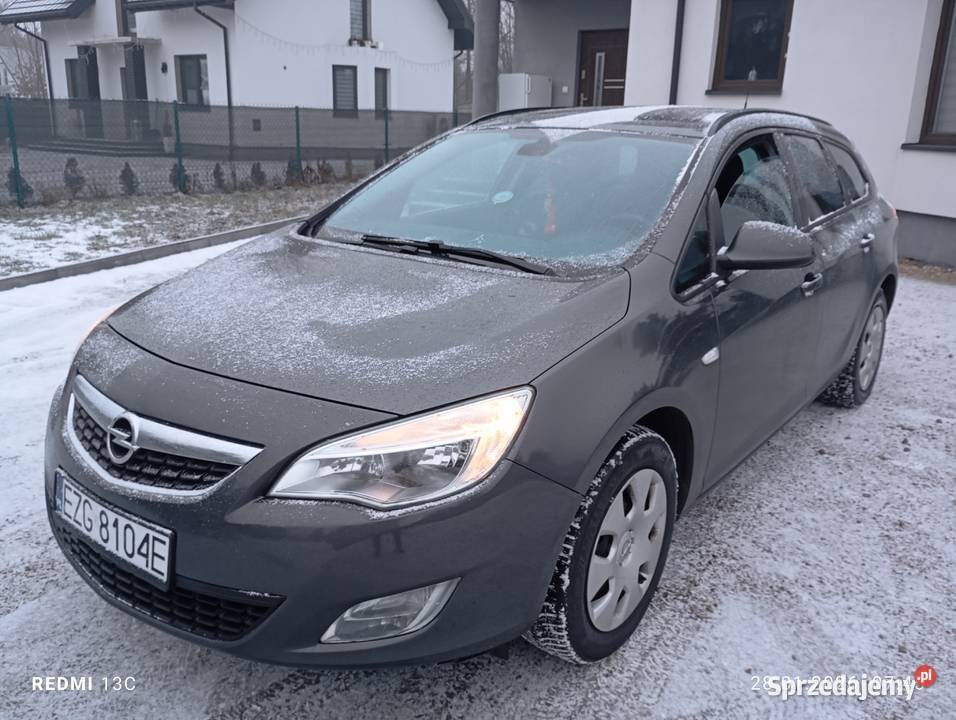 Opel Astra 2011 14 benzyna 16V Hak 1400cm3 Łódź