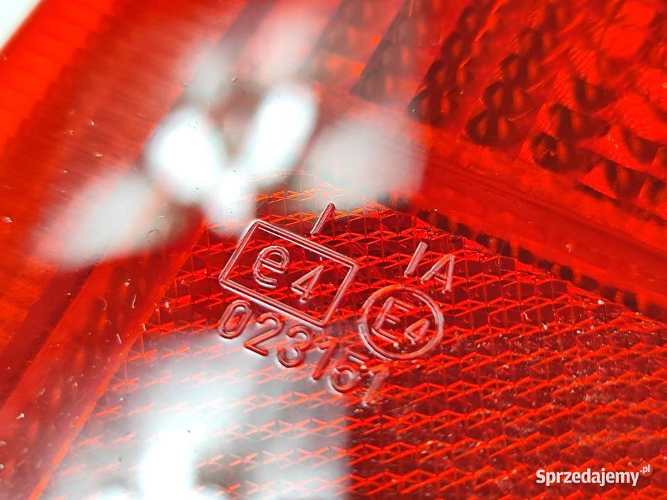 LAMPA PRAWA TYŁ FORD FIESTA IV VAN 19982003 Lampy tylne