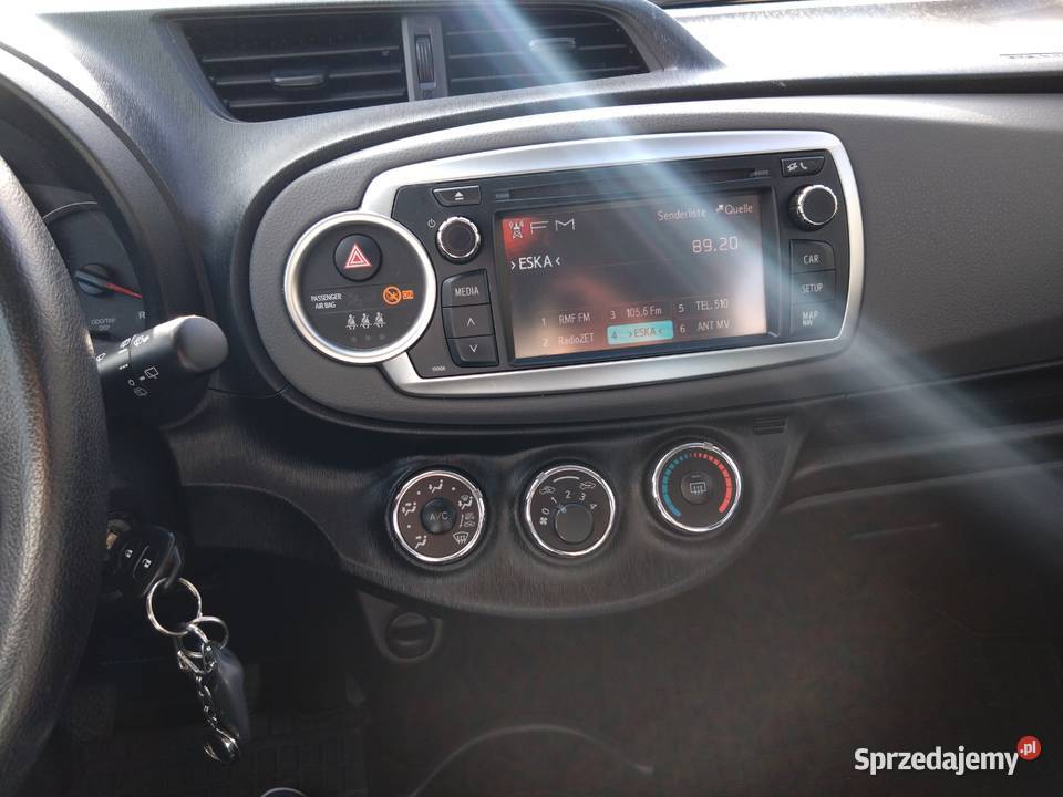 TOYOTA YARIS niski przebieg Yaris zachodniopomorskie Świnoujście