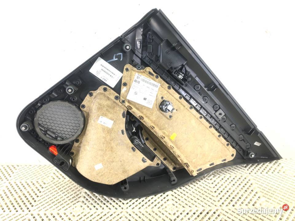 BOCZEK DRZWI LEWY TYŁ VW GOLF VII Kombi