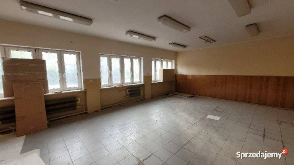 Działka zabudowana budynkami produkcyjno Śmigiel