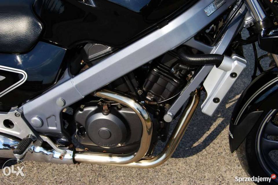 Honda NTV 650 Revere