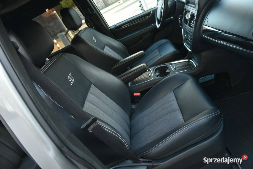 Chrysler Town Country S 36 V6 292 2014r Skóra Kampinos