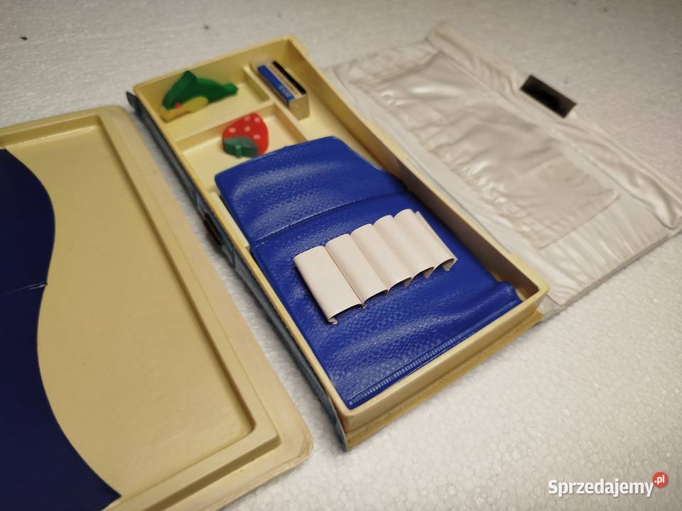 Piórniki i gumki chińskie z czasów PRL u łódzkie Zgierz