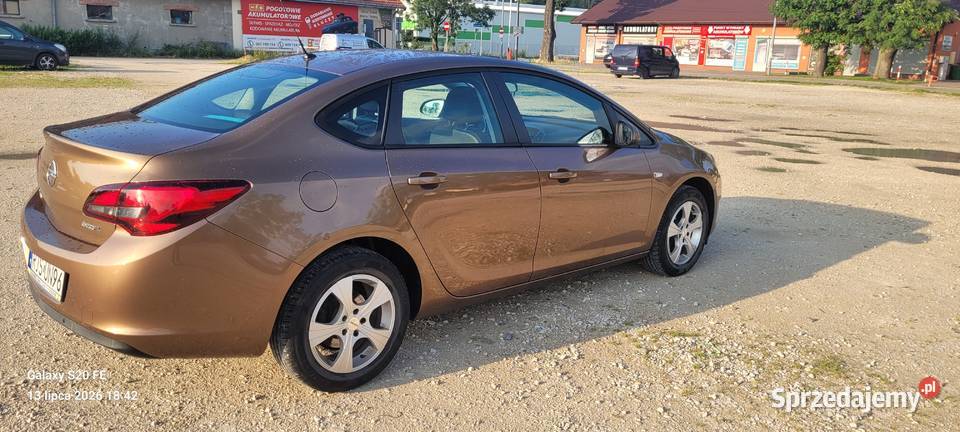 Astra j 14 turbo 2016 gniazdo AUX małopolskie Tarnów