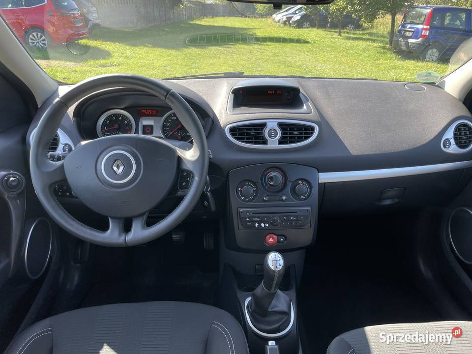 ŁADNE CLIO 12b Łask