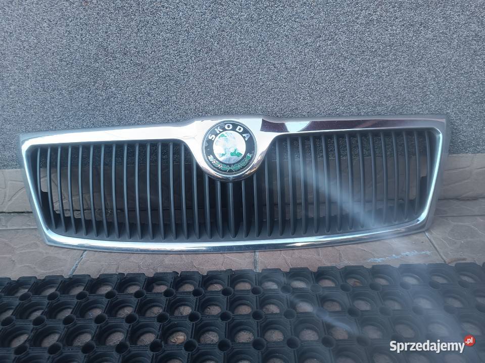 Skoda Octavia 2 II kratka ramka grill atrapa Rok produkcji 2004
