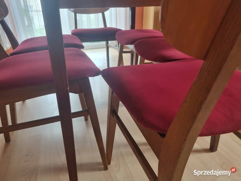 Stółz sześcioma krzesłami sprzedam