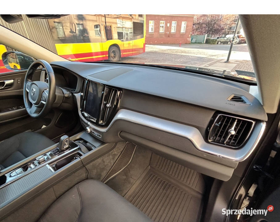 Volvo XC60 MR2020 Salon ASO AWD250 Rok produkcji 2019 Wrocław sprzedam