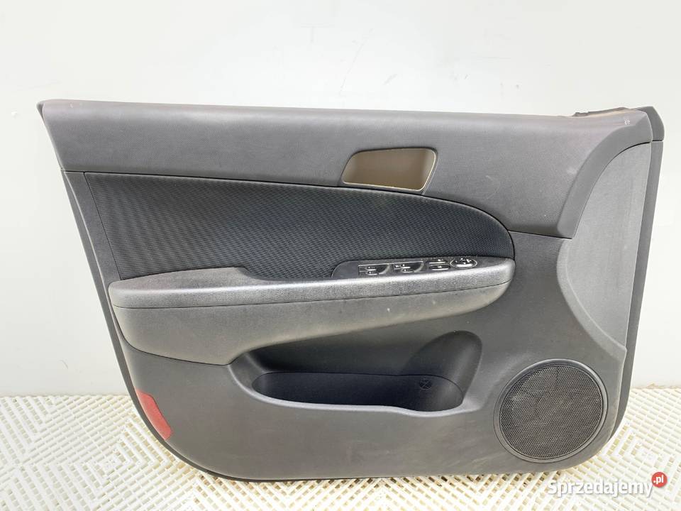 BOCZEK DRZWI LEWY PRZÓD HYUNDAI i30 Kombi 0712