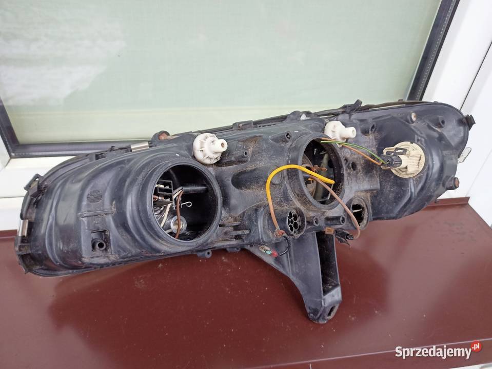 Opel Omega B lampa przednia reflektor przód Sieradz