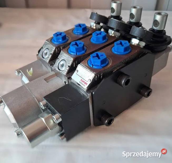 Rozdzielacz zewnętrzny hydrauliki FARMTRAC 680 Hydraulika Wyszków sprzedam